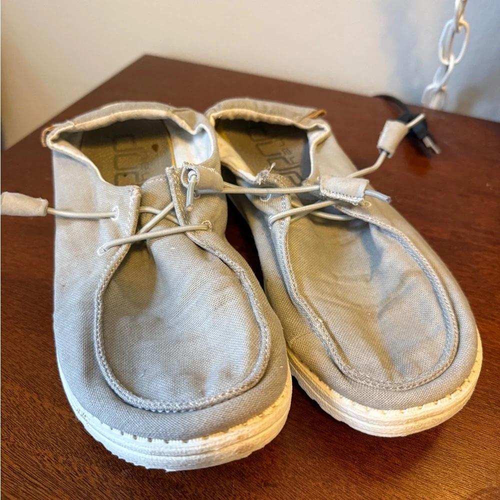 Hey Dude Women's Wendy Chambray Lace-Up Loafer - Picture 3 of 7